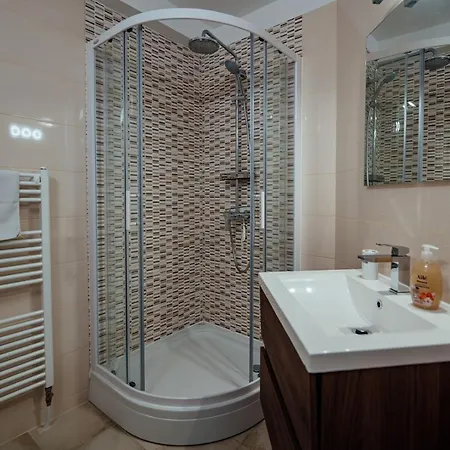 Diana Gostinjska kuća 3*